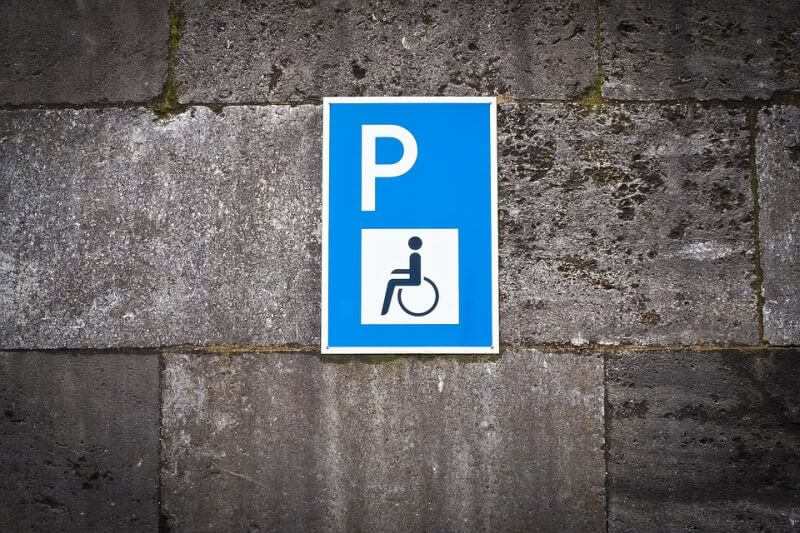 парковка для инвалидов автомобили Москва