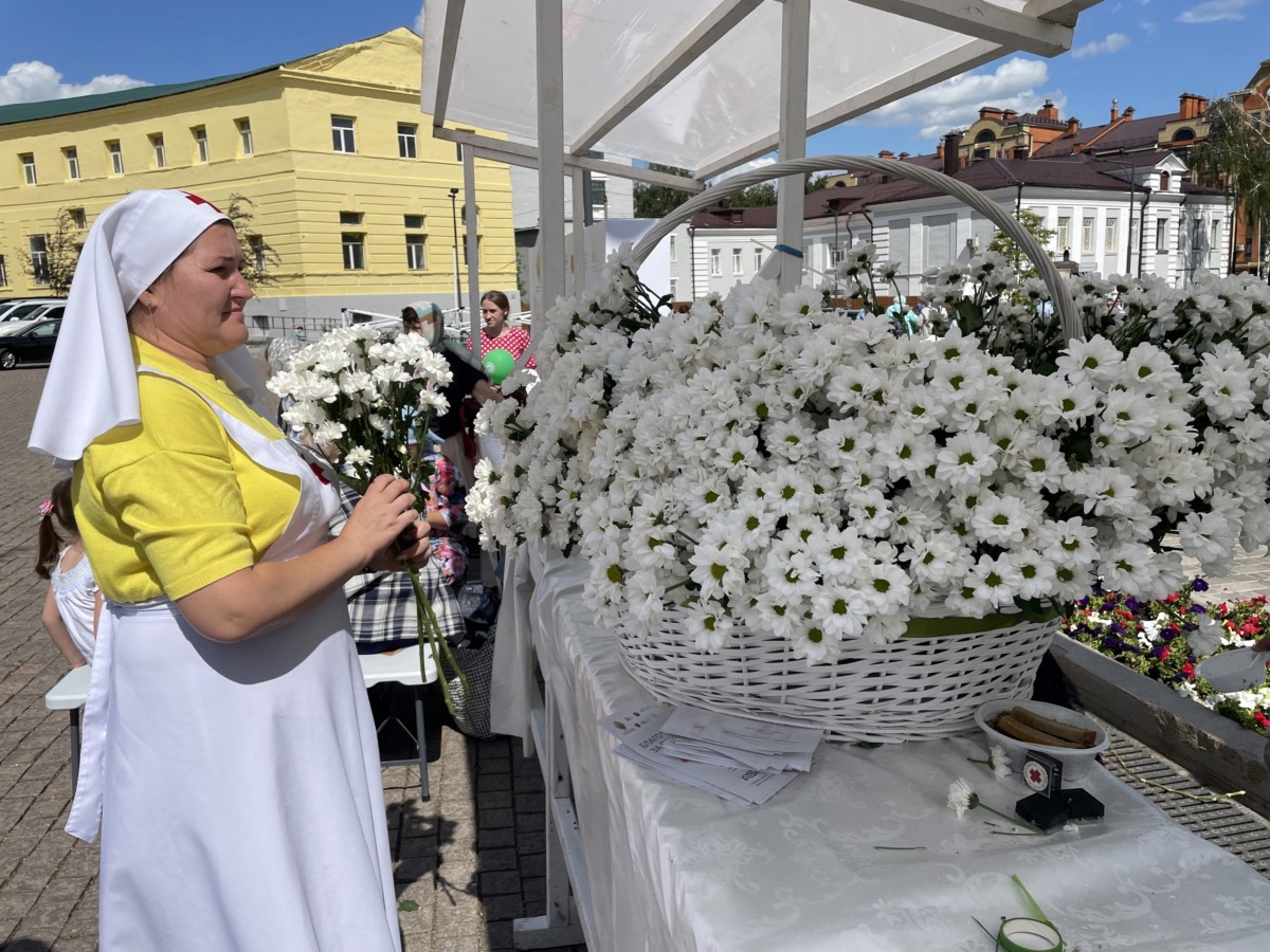 В Казани на фестивале «Дни Белого цветка» собрали помощь для семей  мобилизованных - Агентство социальной информации