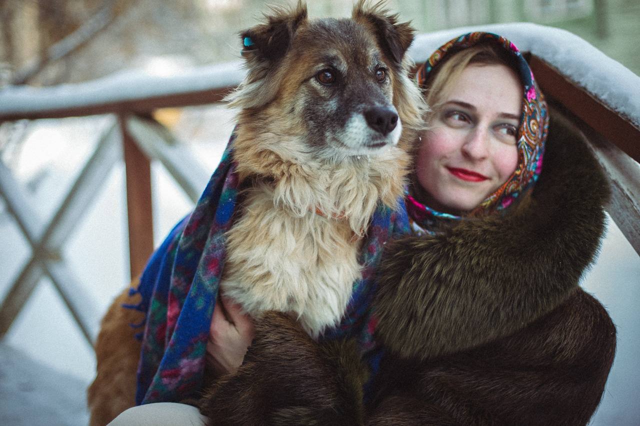 Фотосессия в стиле Slavic girl помогла пристроить двух бездомных щенков в  Пензе - Агентство социальной информации