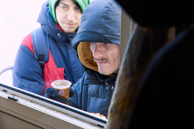 бездомные в омске