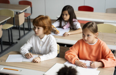 Дети в классе